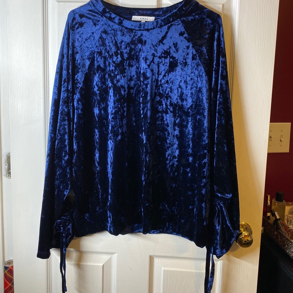 RO & DE Velvet Long sleeve Top